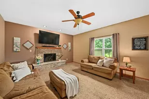 400 Cedar Bluffs Ct, Slinger, WI 53086 - Photo 13