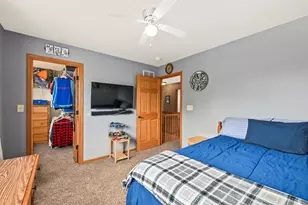 400 Cedar Bluffs Ct, Slinger, WI 53086 - Photo 23
