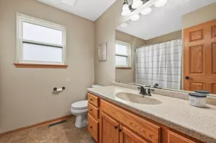 400 Cedar Bluffs Ct, Slinger, WI 53086 - Photo 21