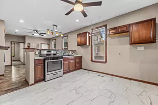 446 N 28th St, Milwaukee, WI 53208 - Photo 23