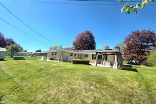 2532 S Seymour Pl, West Allis, WI 53227 - Photo 5