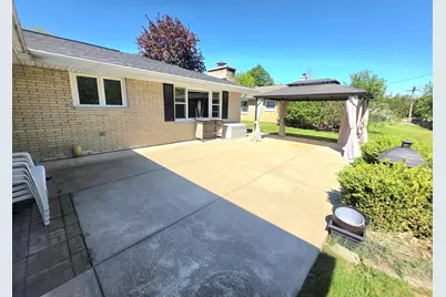 2532 S Seymour Pl, West Allis, WI 53227 - Photo 3