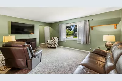 5426  Middleton Dr, Greendale, WI 53129 - Photo 5