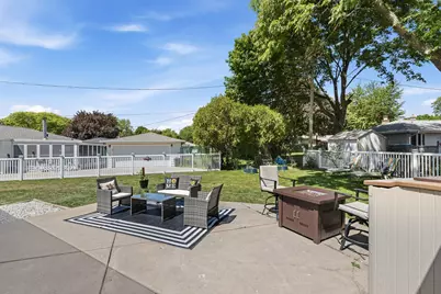 5426  Middleton Dr, Greendale, WI 53129 - Photo 33