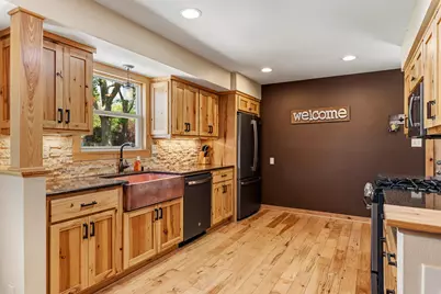 5426  Middleton Dr, Greendale, WI 53129 - Photo 9