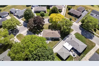 5426  Middleton Dr, Greendale, WI 53129 - Photo 29