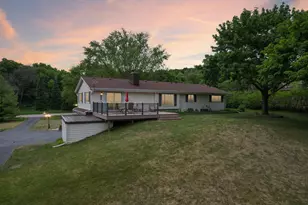 804 Lochtyn Ridge, Wales, WI 53183 - Photo 7