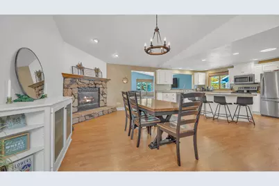 1124  Sommer Dr, Sheboygan, WI 53081 - Photo 9