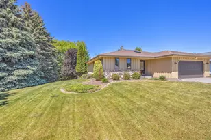 1124 Sommer Dr, Sheboygan, WI 53081 - Photo 3