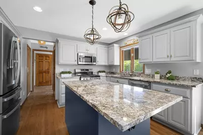 W265N2184  Sawgrass Ln, Pewaukee, WI 53072 - Photo 3