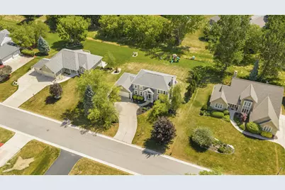 W265N2184  Sawgrass Ln, Pewaukee, WI 53072 - Photo 37
