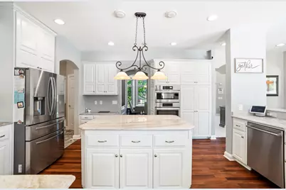 1801 E Juniper Way, Hartland, WI 53029 - Photo 9
