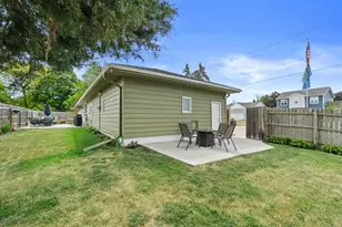 9804 W Dakota St, West Allis, WI 53227 - Photo 29