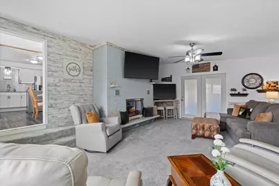 9804 W Dakota St, West Allis, WI 53227 - Photo 11