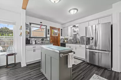 9804 W Dakota St, West Allis, WI 53227 - Photo 7