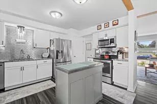 9804 W Dakota St, West Allis, WI 53227 - Photo 9