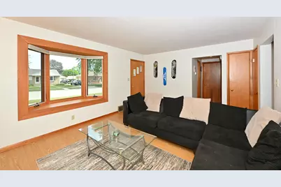 1715  Monroe Ave, South Milwaukee, WI 53172 - Photo 11