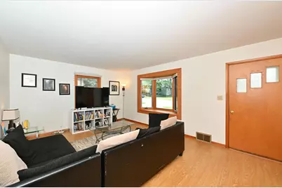 1715  Monroe Ave, South Milwaukee, WI 53172 - Photo 9