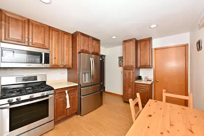 1715  Monroe Ave, South Milwaukee, WI 53172 - Photo 5