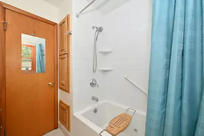 1715  Monroe Ave, South Milwaukee, WI 53172 - Photo 13