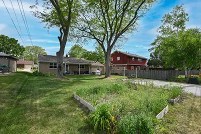 1715  Monroe Ave, South Milwaukee, WI 53172 - Photo 25