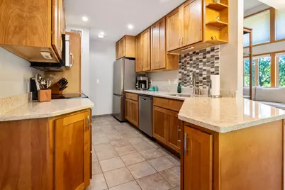 N89W16337  Main St #D12, Menomonee Falls, WI 53051 - Photo 7