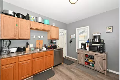 1557 S 71st St, West Allis, WI 53214 - Photo 11