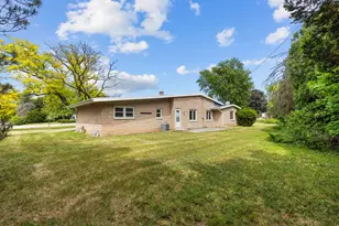 18345 Ashlea Dr, Brookfield, WI 53045 - Photo 3