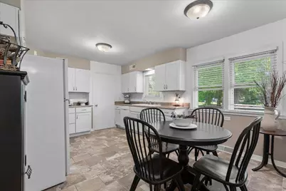 606 N Cedar St, Horicon, WI 53032 - Photo 7