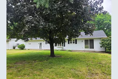 1309  Hickory Dr, Jefferson, WI 53549 - Photo 5