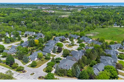 2618 W Lake Park Ct, Mequon, WI 53092 - Photo 55