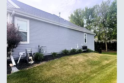 273  Silver Lake Trl, Oconomowoc, WI 53066 - Photo 3