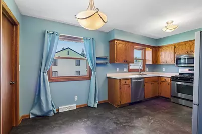 3557 S 33rd St #3559, Greenfield, WI 53221 - Photo 15