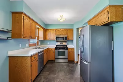3557 S 33rd St #3559, Greenfield, WI 53221 - Photo 11