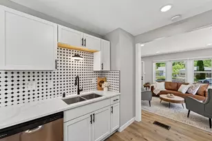 5275 N 57th St, Milwaukee, WI 53218 - Photo 9