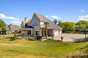 N28W30244 Red Hawk Ct, Delafield, WI 53072 - Photo 9
