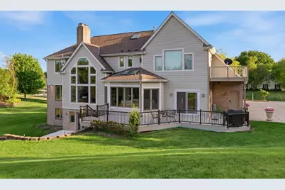 N28W30244  Red Hawk Ct, Delafield, WI 53072 - Photo 5
