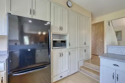 6939  Horizon Dr, Greendale, WI 53129 - Photo 9
