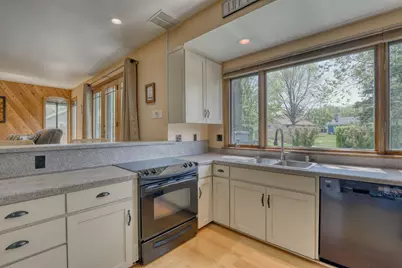 6939  Horizon Dr, Greendale, WI 53129 - Photo 7