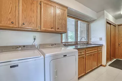6939  Horizon Dr, Greendale, WI 53129 - Photo 19