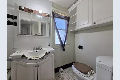 9251 W Swan Cir, Milwaukee, WI 53225 - Photo 17