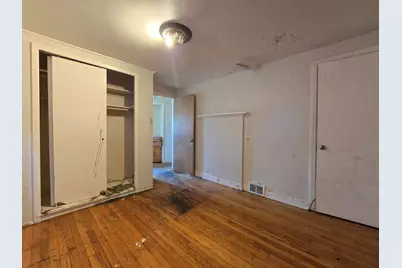 9251 W Swan Cir, Milwaukee, WI 53225 - Photo 21