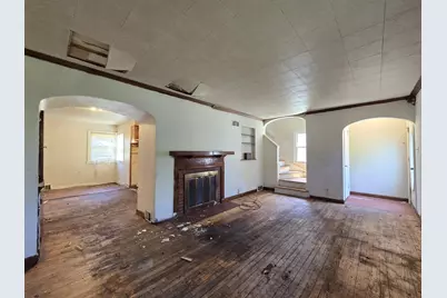 9251 W Swan Cir, Milwaukee, WI 53225 - Photo 11