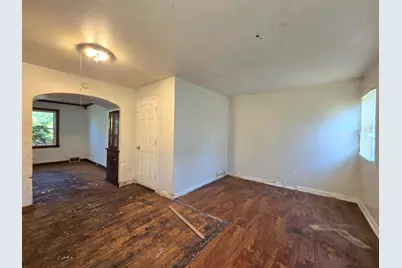 9251 W Swan Cir, Milwaukee, WI 53225 - Photo 9