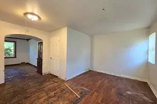 9251 W Swan Cir, Milwaukee, WI 53225 - Photo 9
