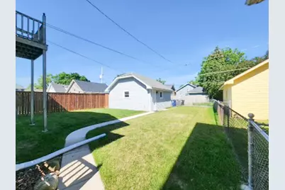 1235  Monroe Ave, Racine, WI 53405 - Photo 7