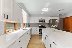 6459 N 107th St, Milwaukee, WI 53224 - Photo 13