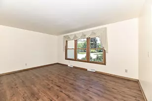 15070 W Mark Dr, New Berlin, WI 53151 - Photo 5