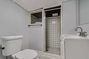 2132 S 23rd St, Milwaukee, WI 53215 - Photo 21
