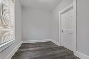 2132 S 23rd St, Milwaukee, WI 53215 - Photo 9